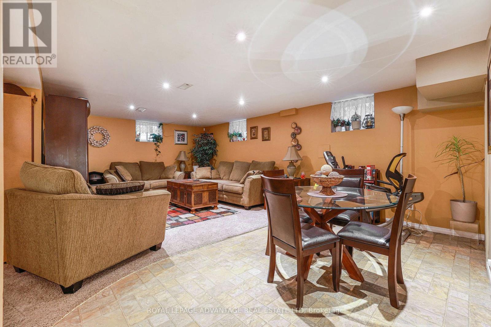 












123 QUEEN STREET

,
Smiths Falls,




Ontario
K7A3N7

