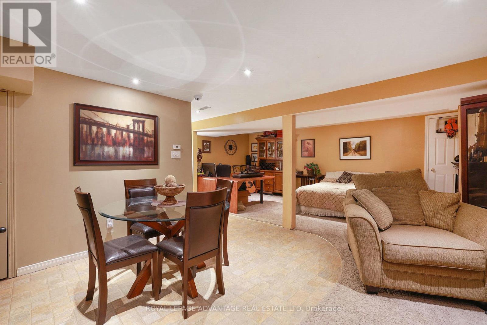 












123 QUEEN STREET

,
Smiths Falls,




Ontario
K7A3N7

