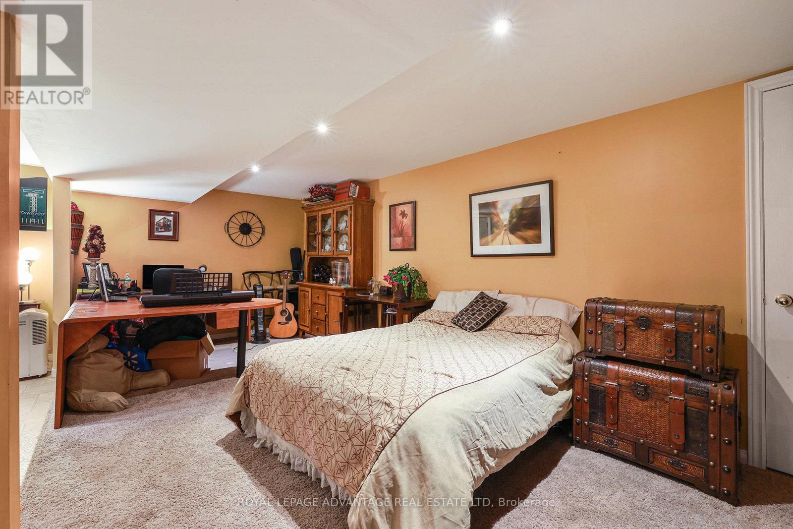 












123 QUEEN STREET

,
Smiths Falls,




Ontario
K7A3N7

