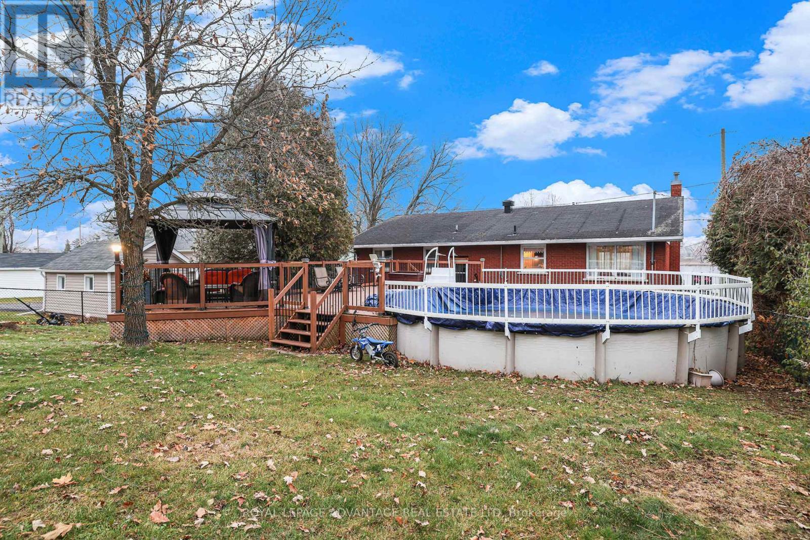 












123 QUEEN STREET

,
Smiths Falls,




Ontario
K7A3N7

