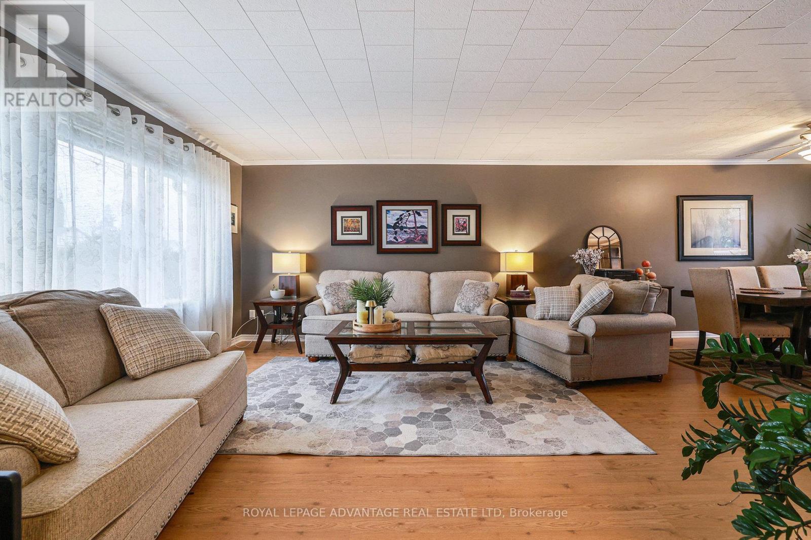 












123 QUEEN STREET

,
Smiths Falls,




Ontario
K7A3N7

