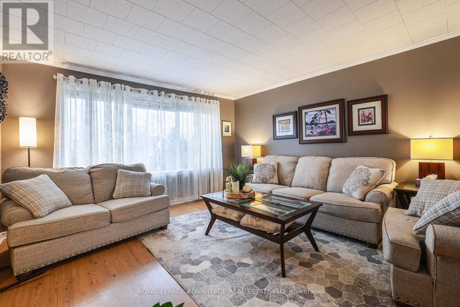 












123 QUEEN STREET

,
Smiths Falls,




Ontario
K7A3N7

