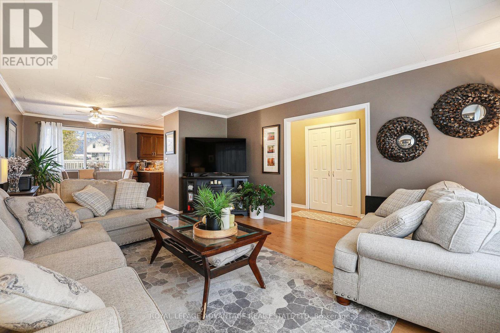 












123 QUEEN STREET

,
Smiths Falls,




Ontario
K7A3N7

