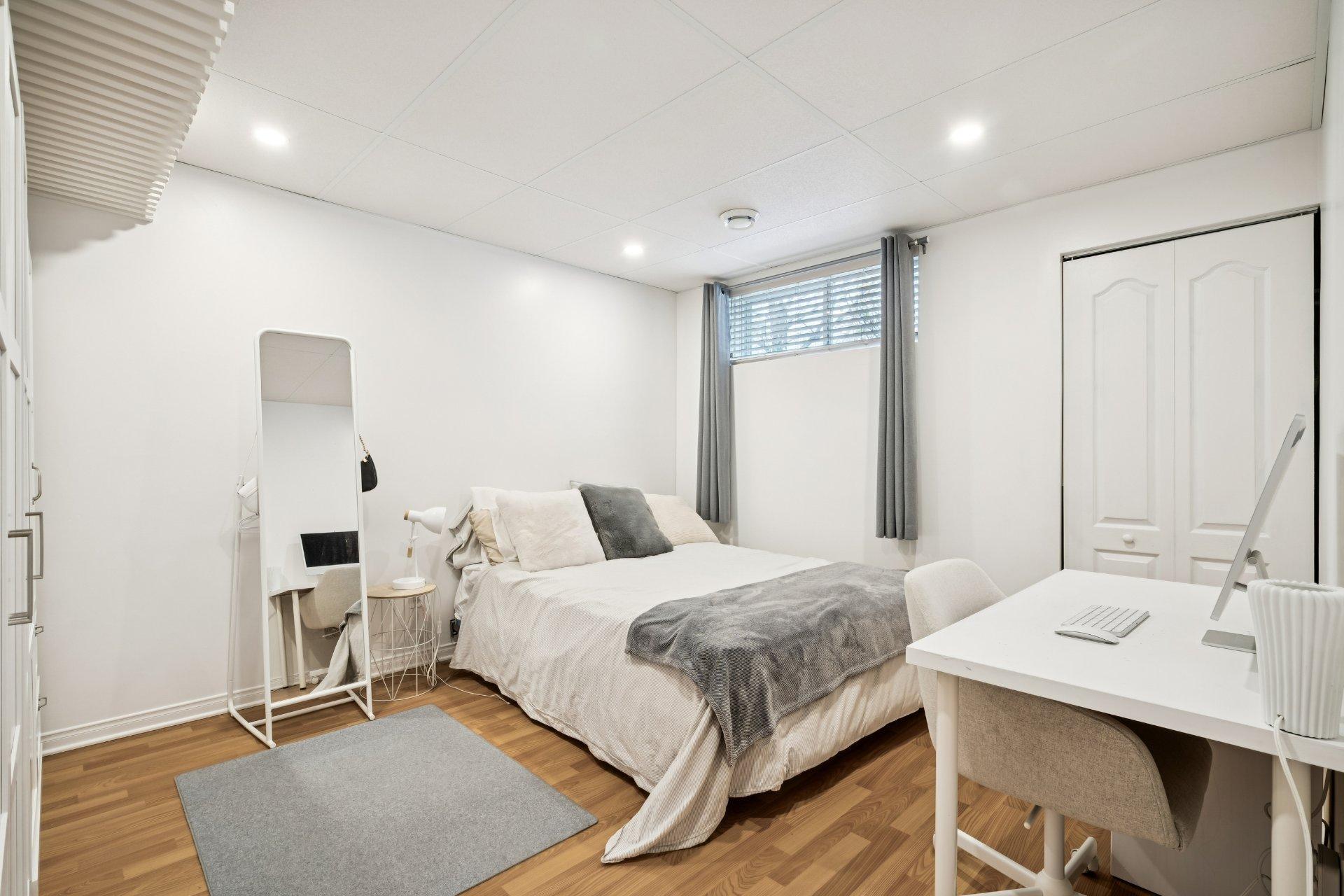 









35


Rue de Ségovie

,
Candiac,




QC
J5R6Y2

