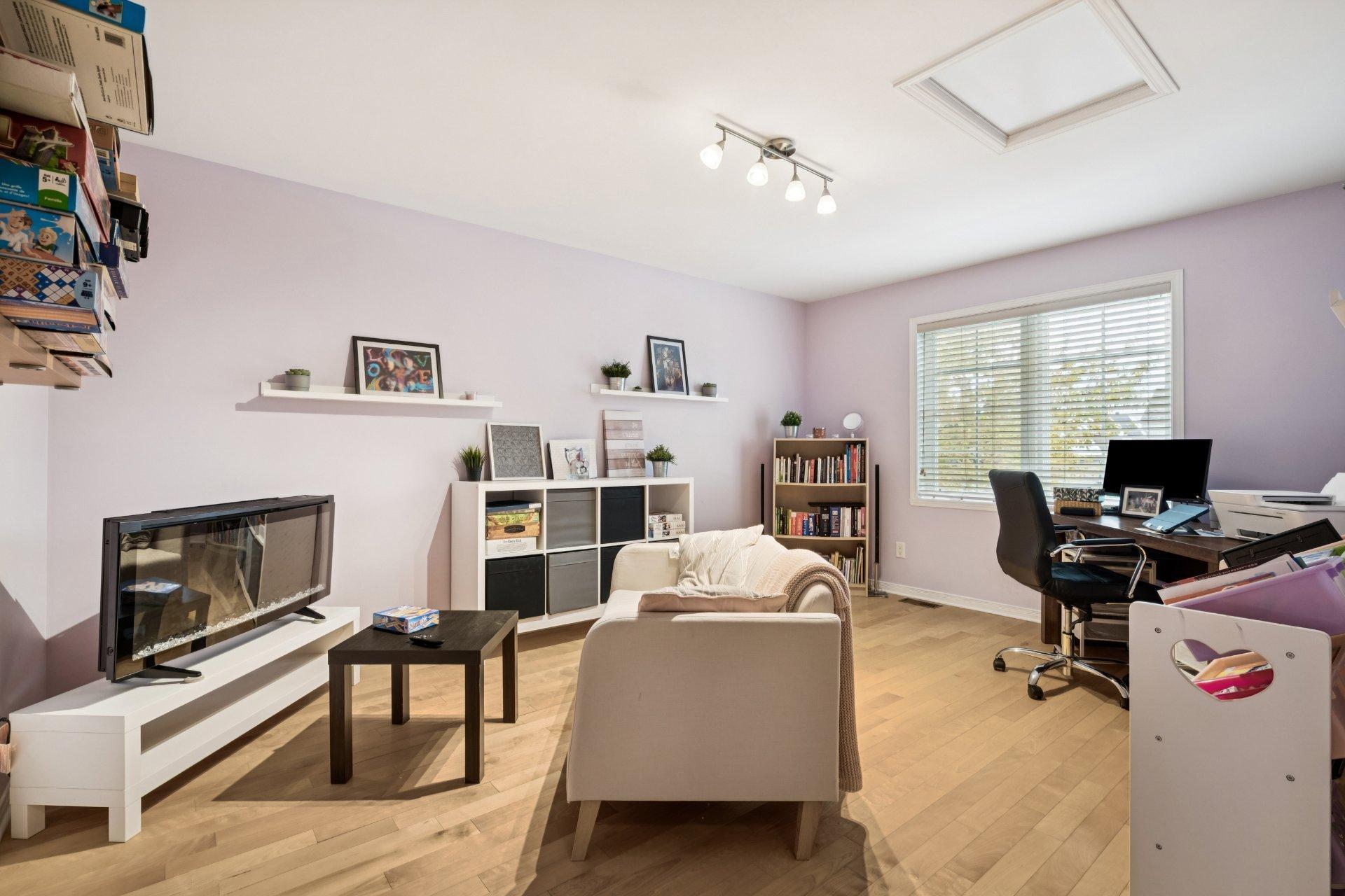 









35


Rue de Ségovie

,
Candiac,




QC
J5R6Y2

