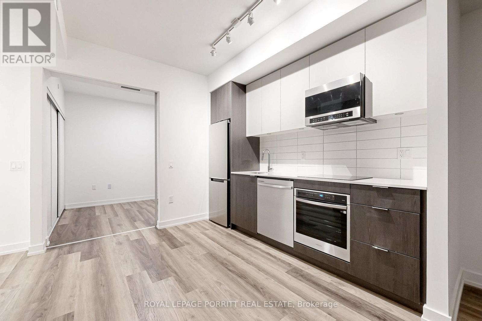 












509 - 6 CHARTWELL ROAD

,
Toronto,




Ontario
M8Z4E8

