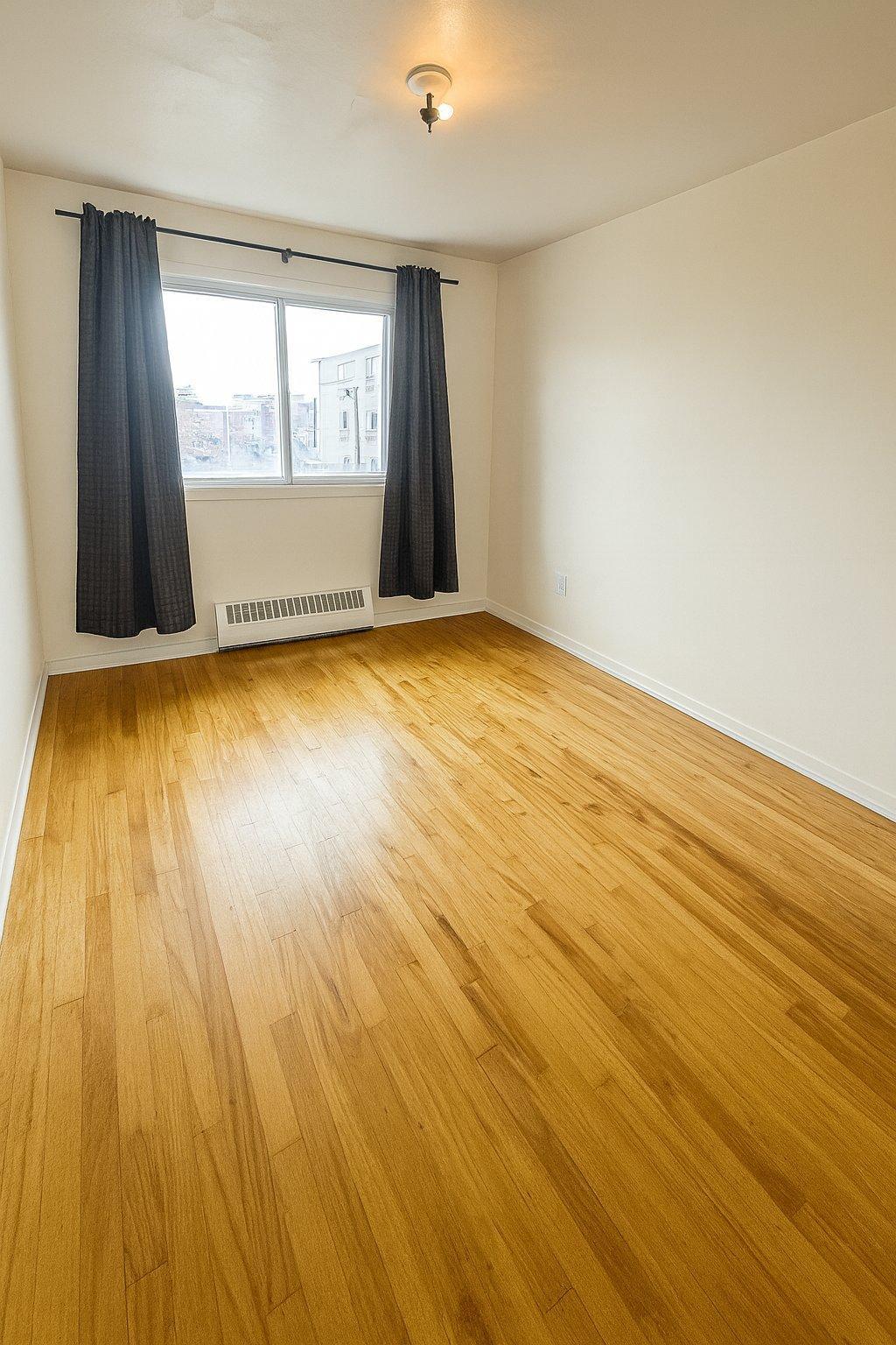 









7415


Av. Bloomfield

, 9,
Montréal (Villeray/Saint-Michel/Parc-Extension),




QC
H3N2H2

