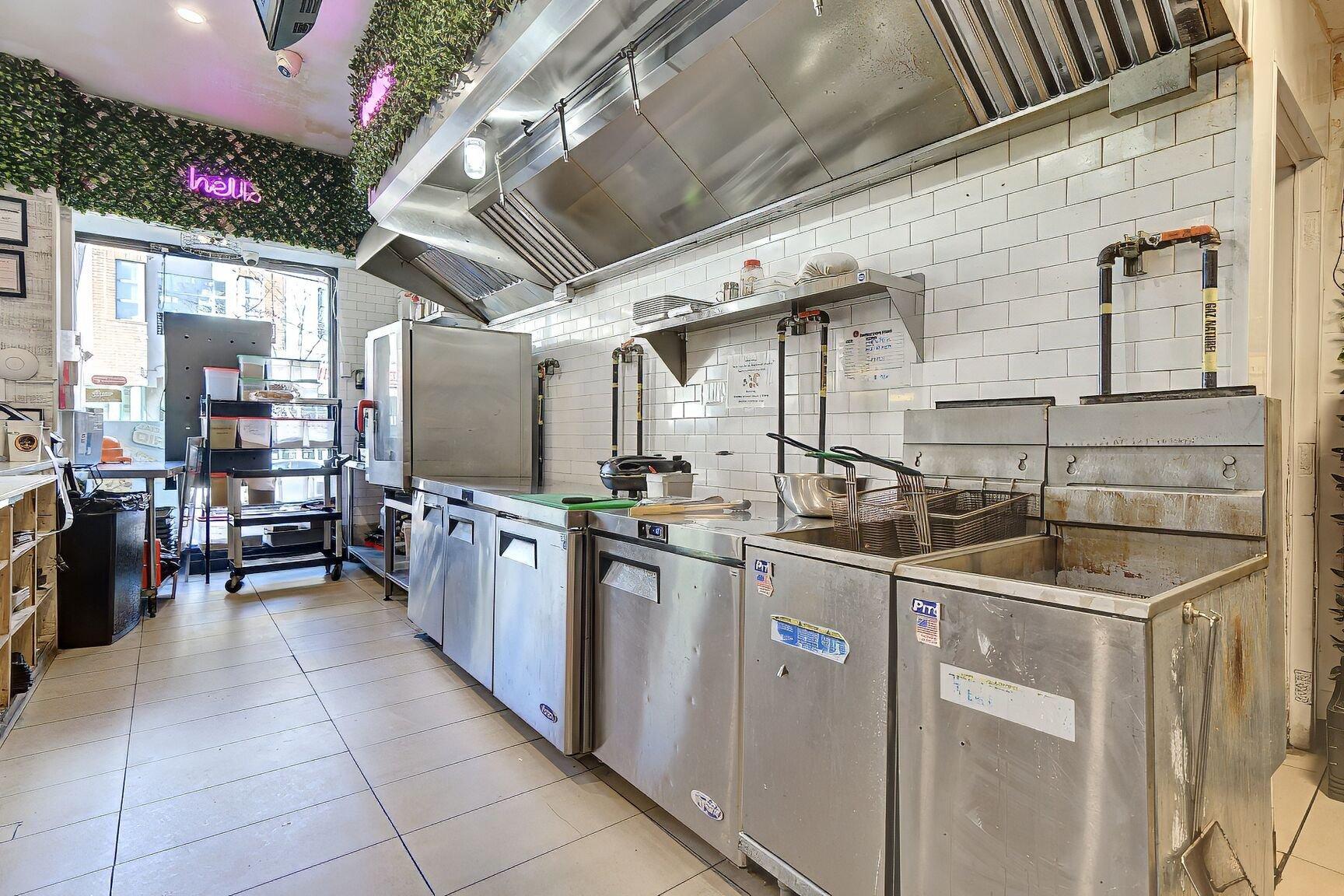 









2


Rue Non Disponible-Unavailable

,
Montréal (Le Sud-Ouest),




QC
H4T0A6

