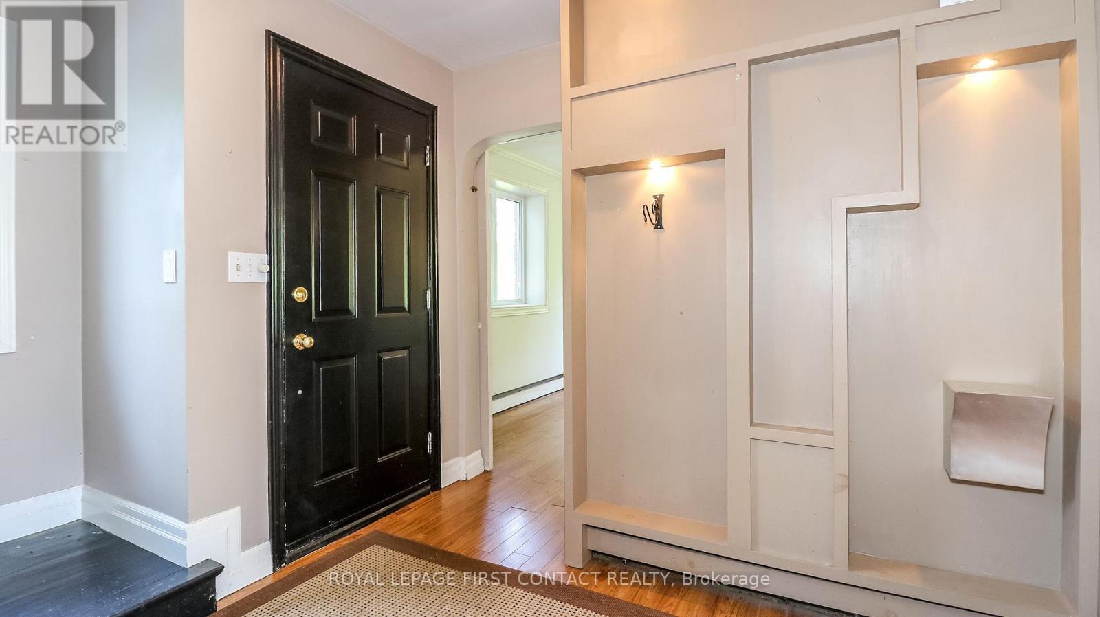 












953 RIDGE ROAD W

,
Oro-Medonte,




Ontario
L0L2E0

