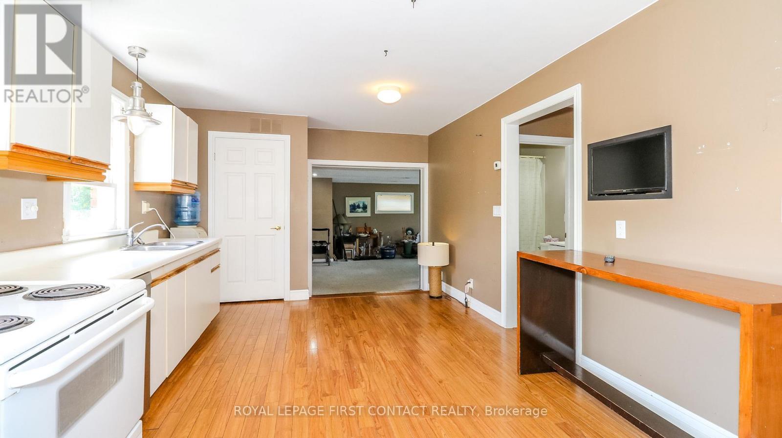 












953 RIDGE ROAD W

,
Oro-Medonte,




Ontario
L0L2E0

