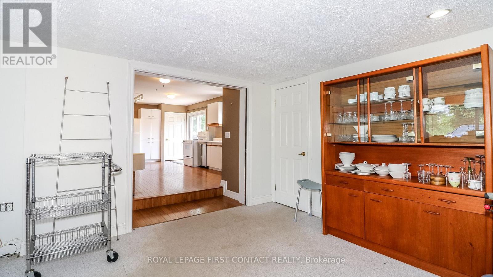 












953 RIDGE ROAD W

,
Oro-Medonte,




Ontario
L0L2E0

