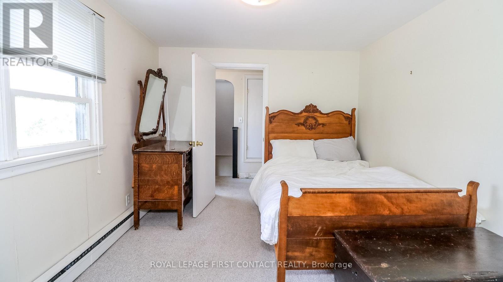 












953 RIDGE ROAD W

,
Oro-Medonte,




Ontario
L0L2E0

