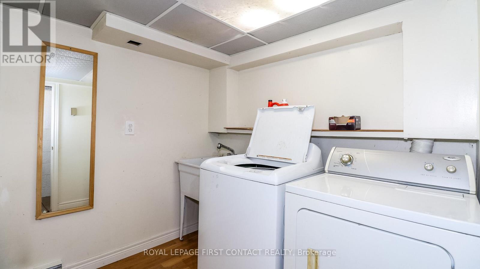 












953 RIDGE ROAD W

,
Oro-Medonte,




Ontario
L0L2E0

