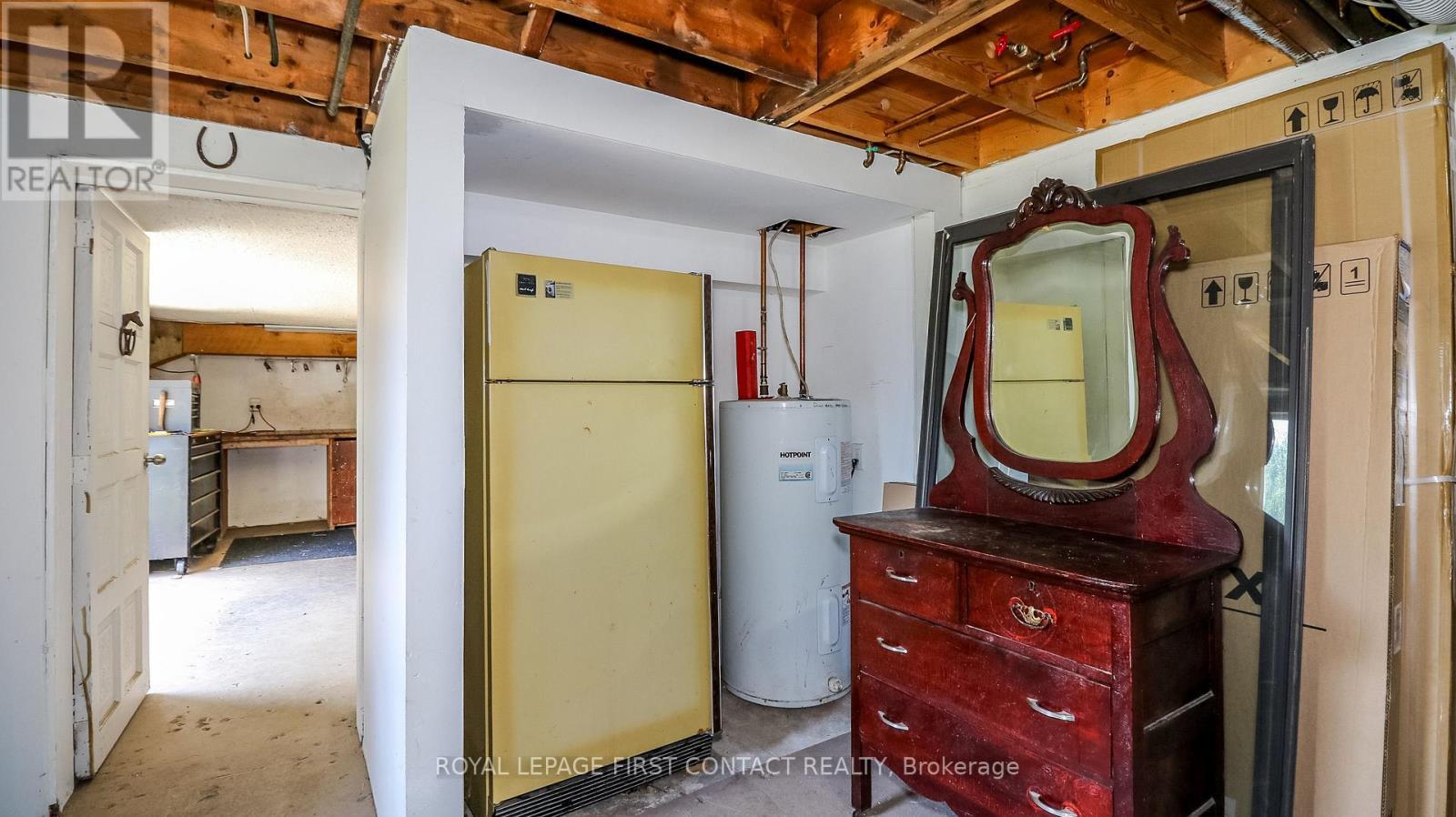 












953 RIDGE ROAD W

,
Oro-Medonte,




Ontario
L0L2E0

