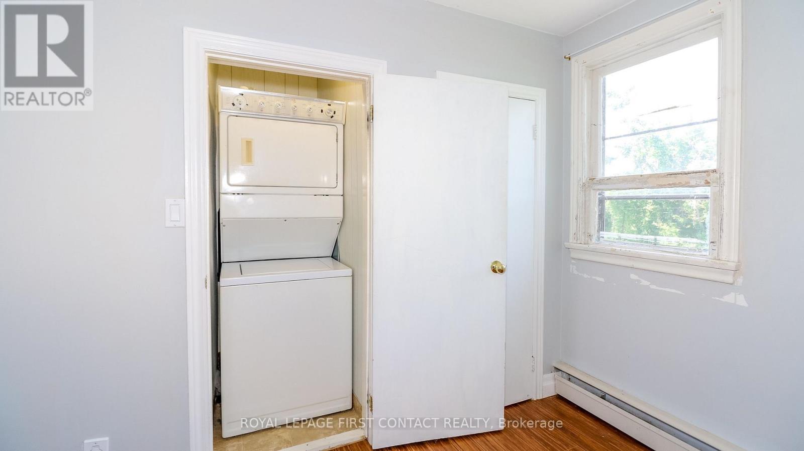 












953 RIDGE ROAD W

,
Oro-Medonte,




Ontario
L0L2E0

