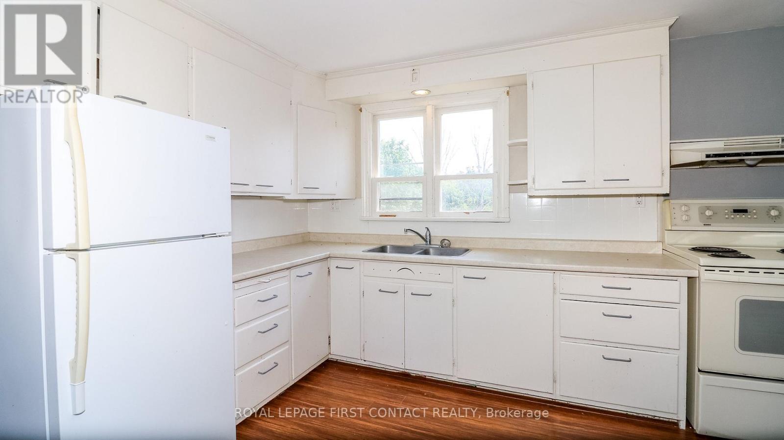 












953 RIDGE ROAD W

,
Oro-Medonte,




Ontario
L0L2E0

