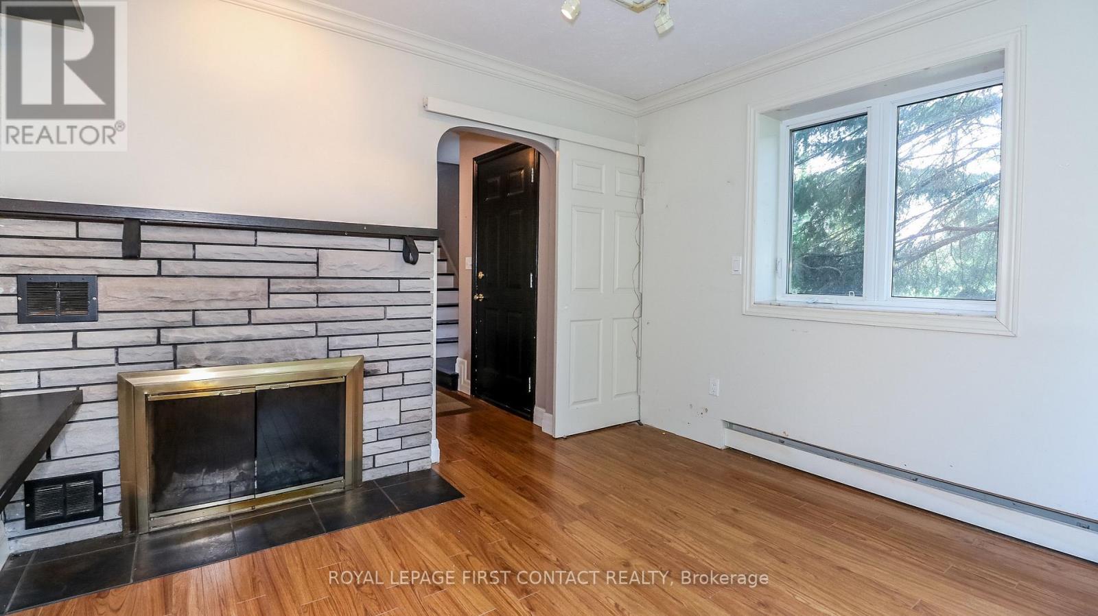 












953 RIDGE ROAD W

,
Oro-Medonte,




Ontario
L0L2E0

