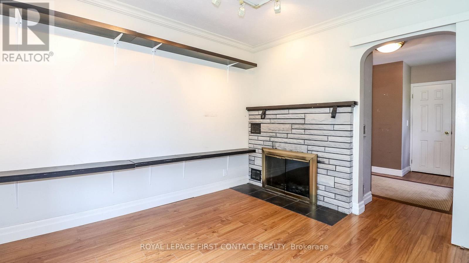 












953 RIDGE ROAD W

,
Oro-Medonte,




Ontario
L0L2E0

