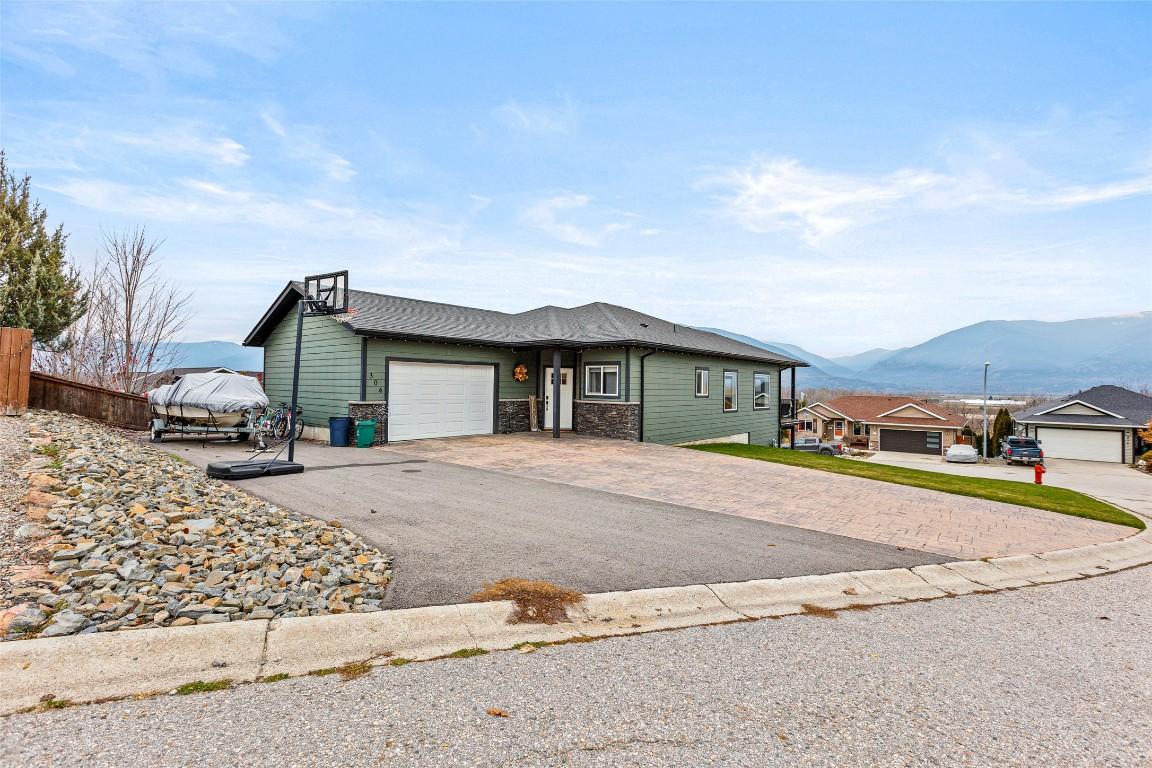 









304


3rd

Avenue,
Creston,




BC
V0B 1G1

