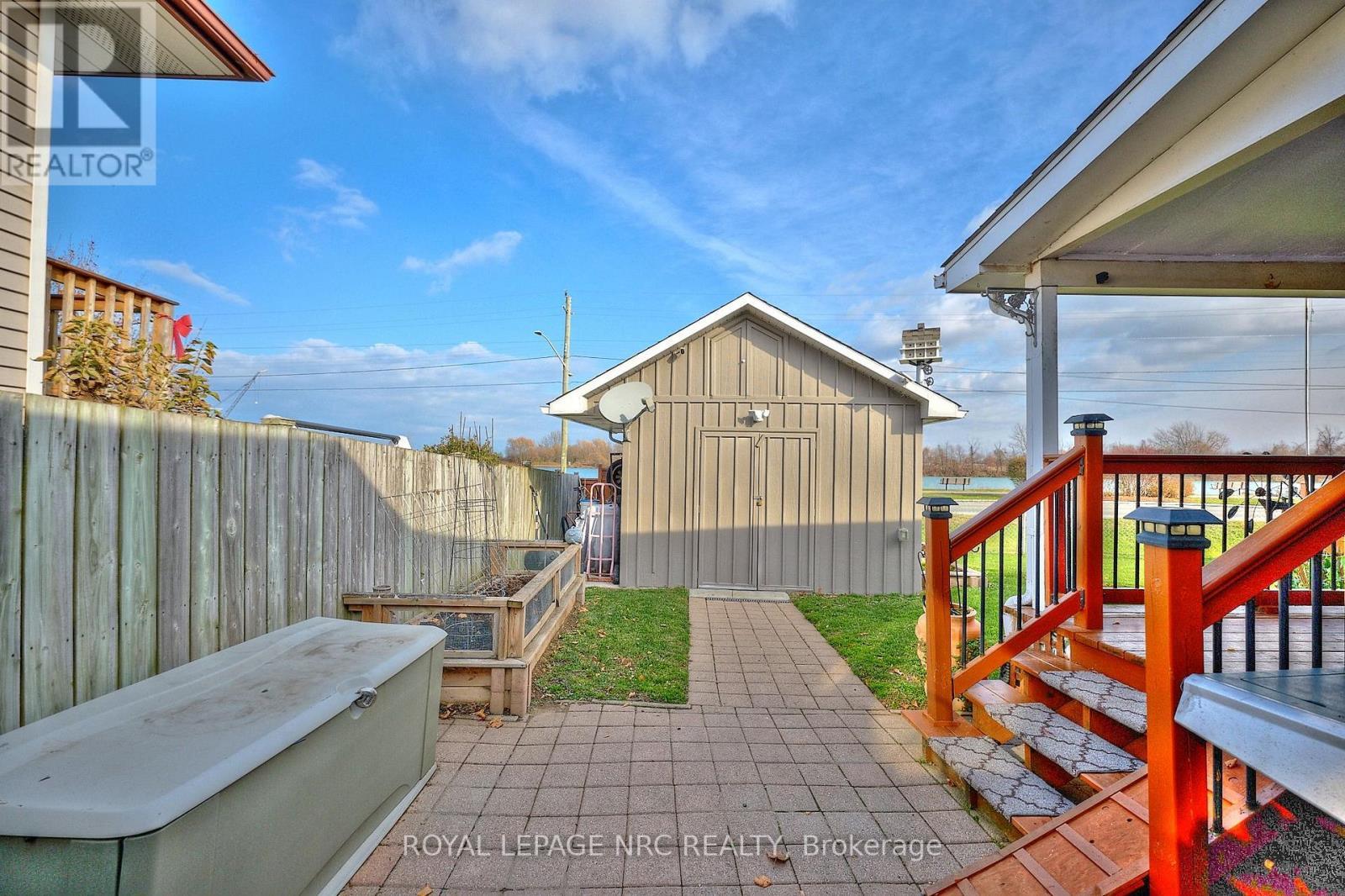 












624 BUNTING ROAD

,
St. Catharines (Bunting/Linwell),




Ontario
L2M2Z8

