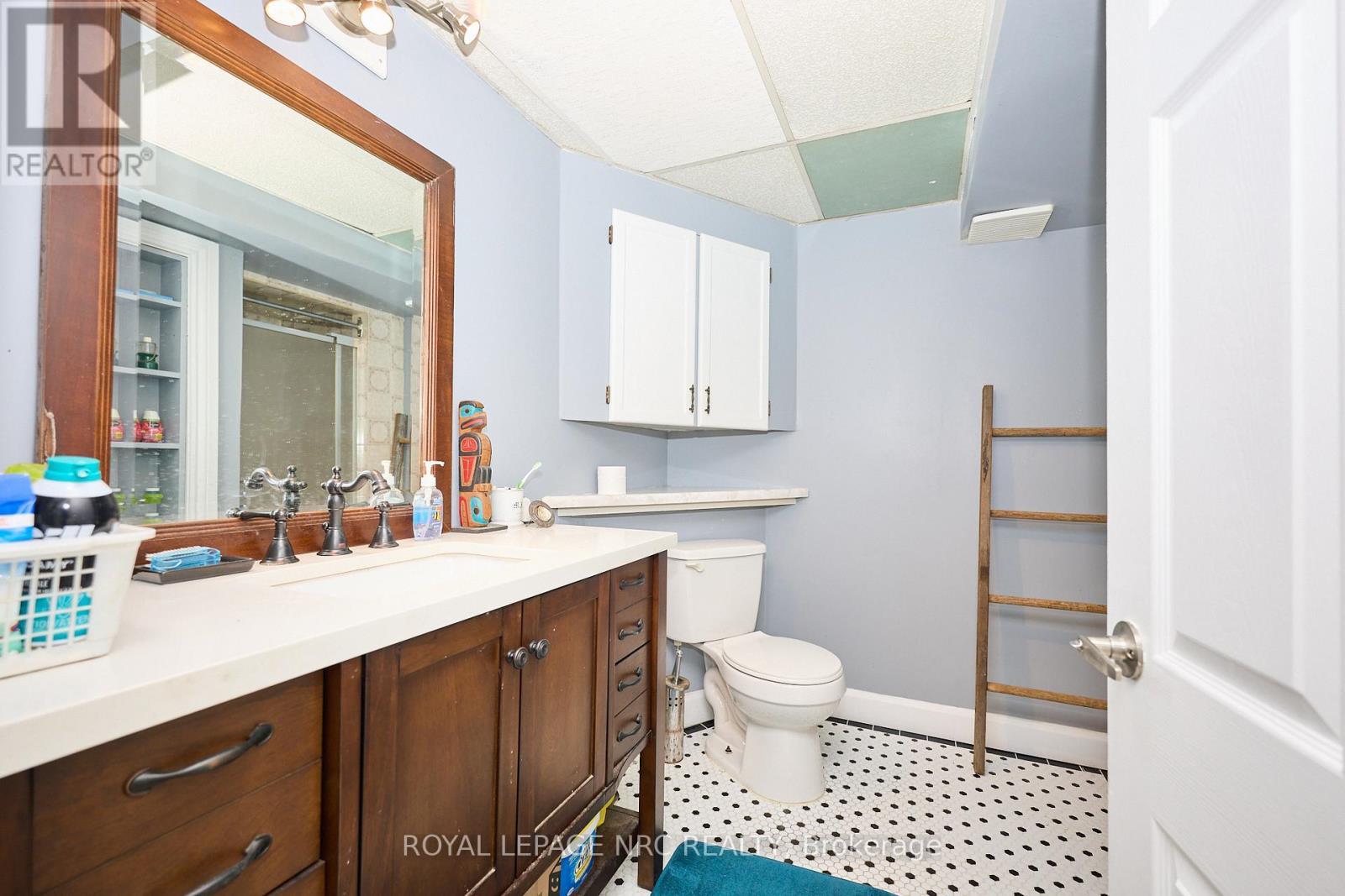 












624 BUNTING ROAD

,
St. Catharines (Bunting/Linwell),




Ontario
L2M2Z8

