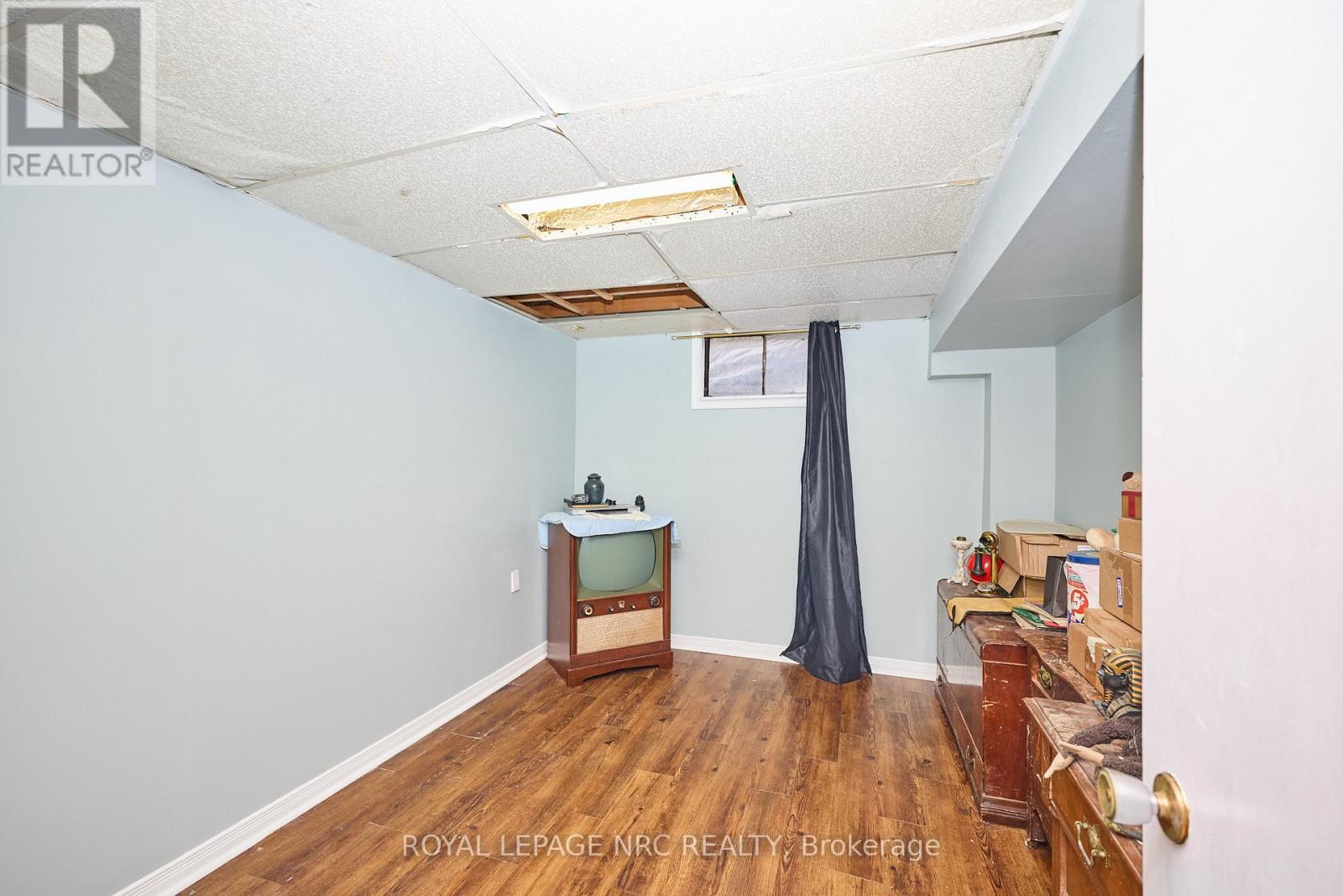 












624 BUNTING ROAD

,
St. Catharines (Bunting/Linwell),




Ontario
L2M2Z8

