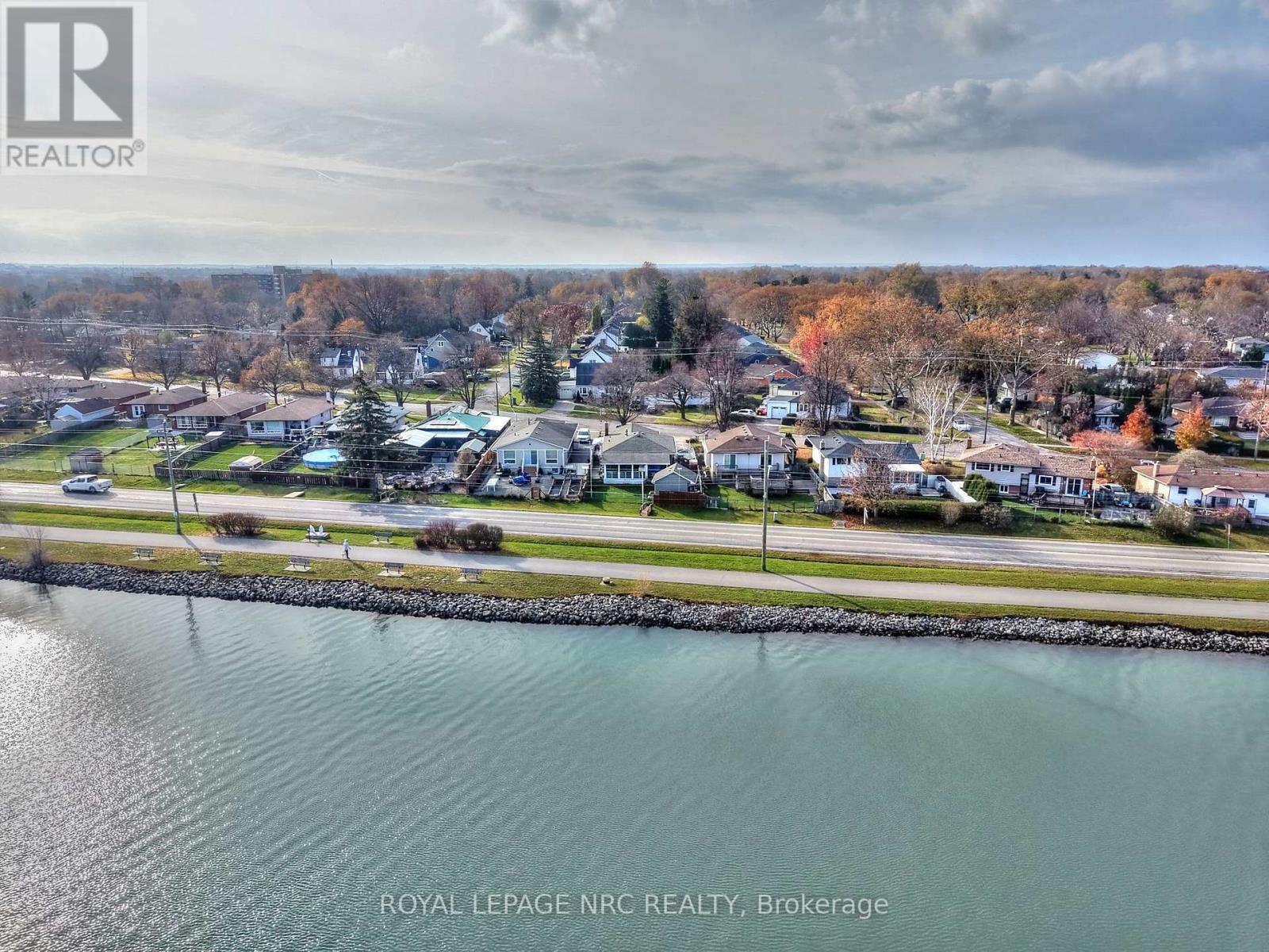 












624 BUNTING ROAD

,
St. Catharines (Bunting/Linwell),




Ontario
L2M2Z8

