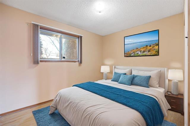 









414


MOODY

AVE,
Selkirk,




MB
R1A 0E8

