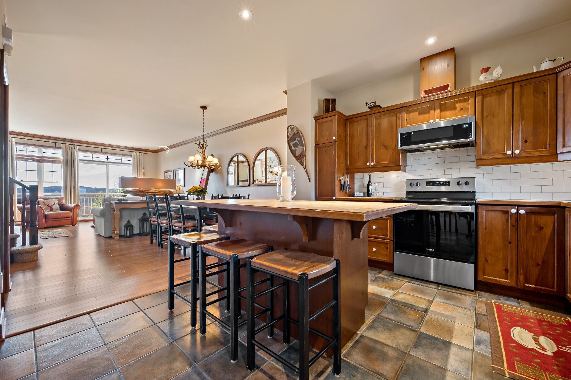 









175


Rue du Mont-Plaisant

, 4,
Mont-Tremblant,




QC
J8E1L2

