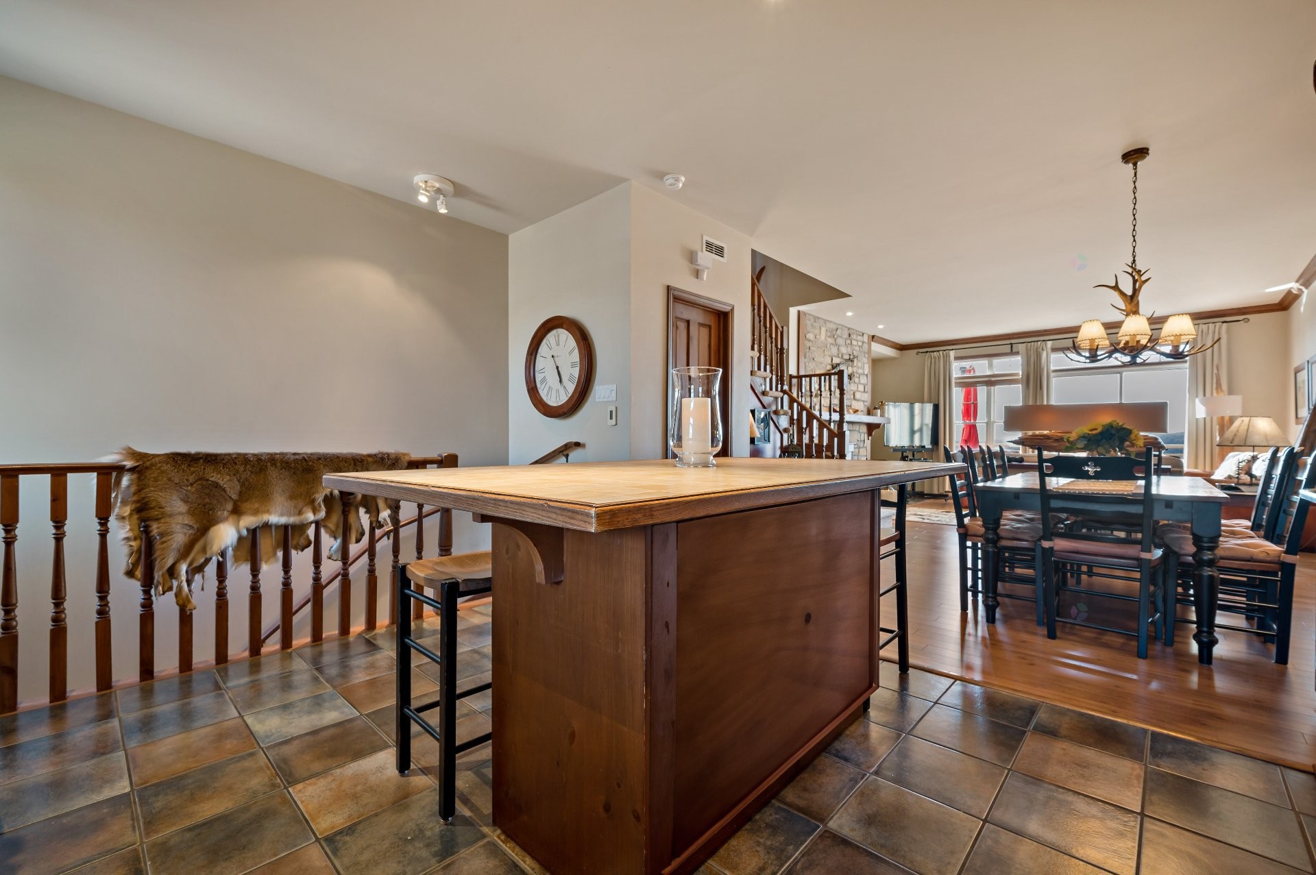 









175


Rue du Mont-Plaisant

, 4,
Mont-Tremblant,




QC
J8E1L2

