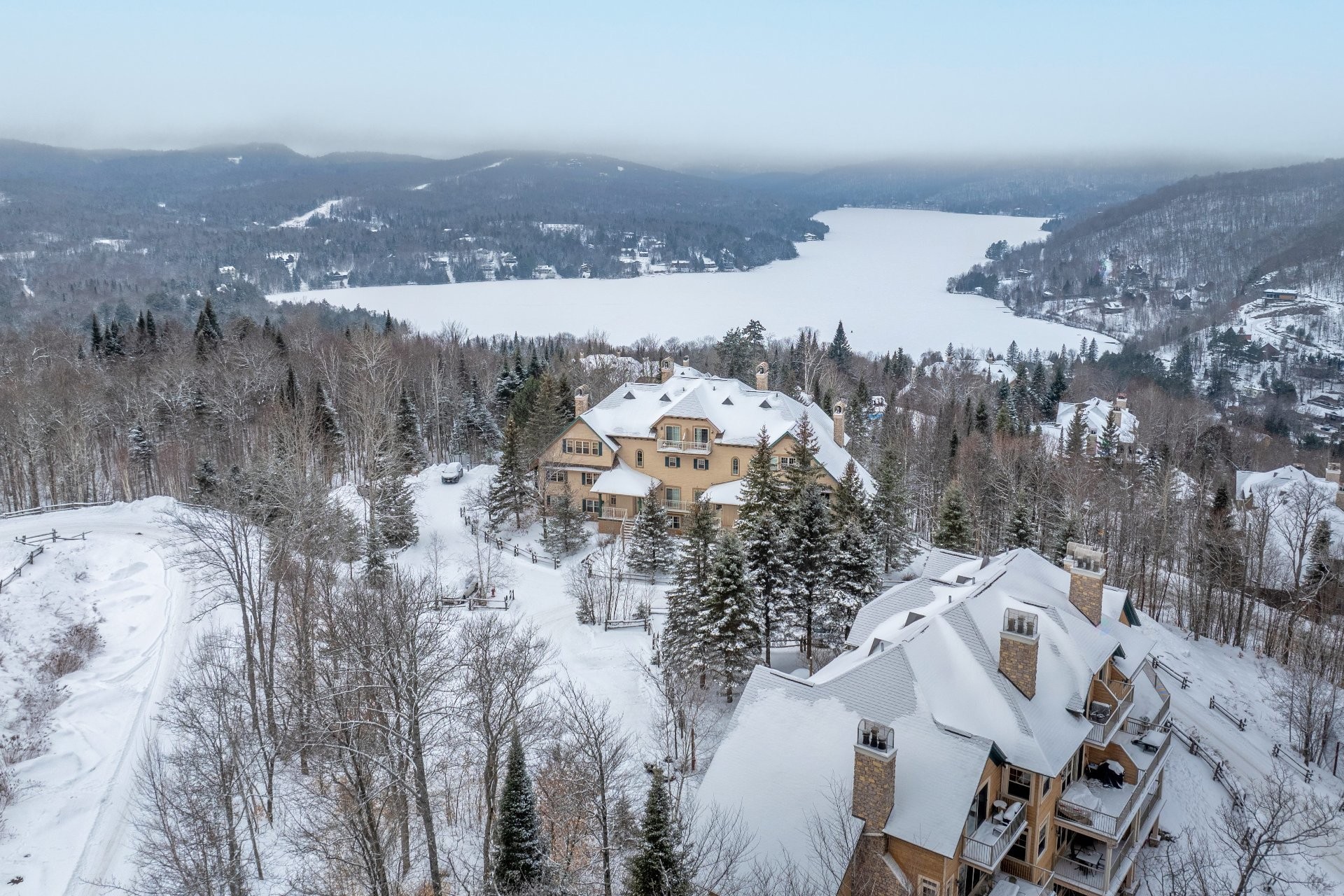 









175


Rue du Mont-Plaisant

, 4,
Mont-Tremblant,




QC
J8E1L2

