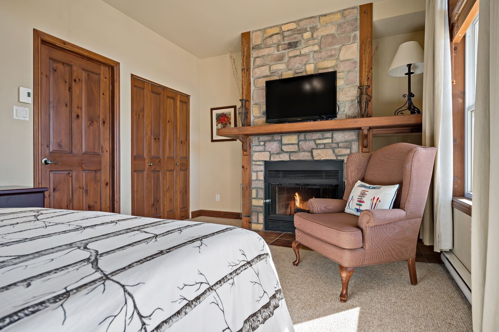 









175Z


Rue du Mont-Plaisant

, 4,
Mont-Tremblant,




QC
J8E1L2

