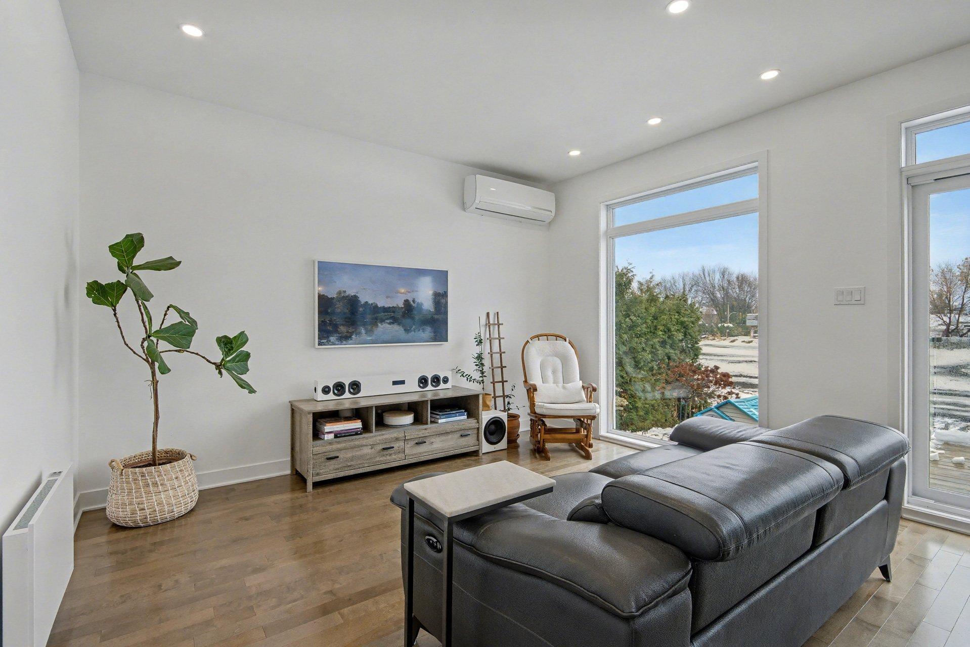 









23


Rue Arcand

,
Saint-Jean-sur-Richelieu,




QC
J2X5M6

