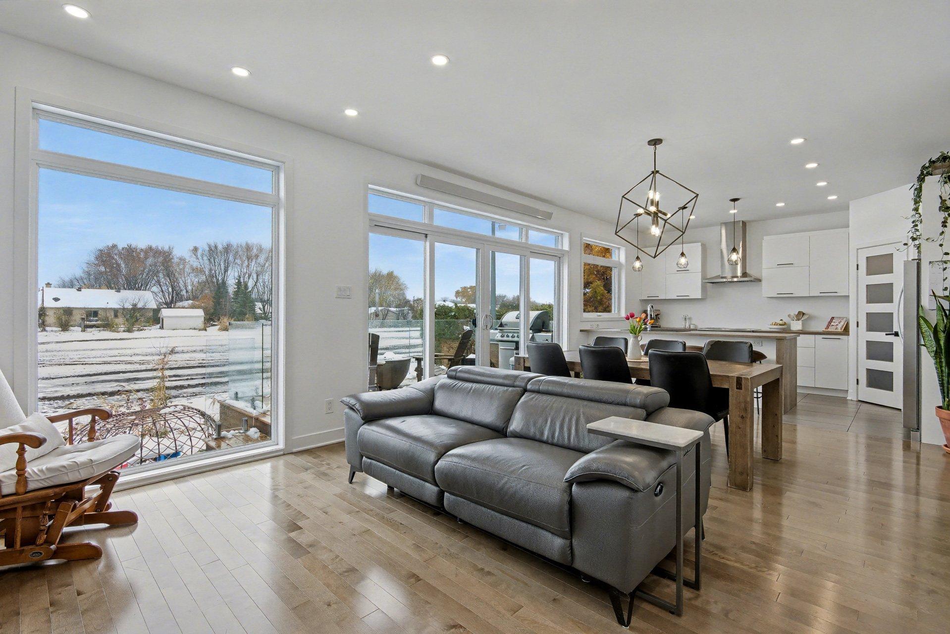 









23


Rue Arcand

,
Saint-Jean-sur-Richelieu,




QC
J2X5M6

