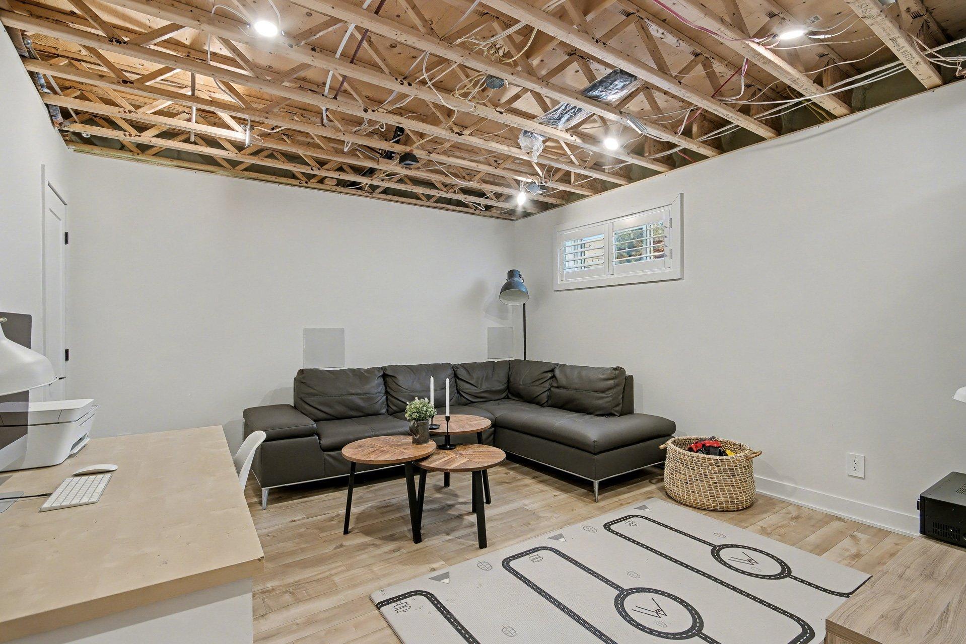 









23


Rue Arcand

,
Saint-Jean-sur-Richelieu,




QC
J2X5M6

