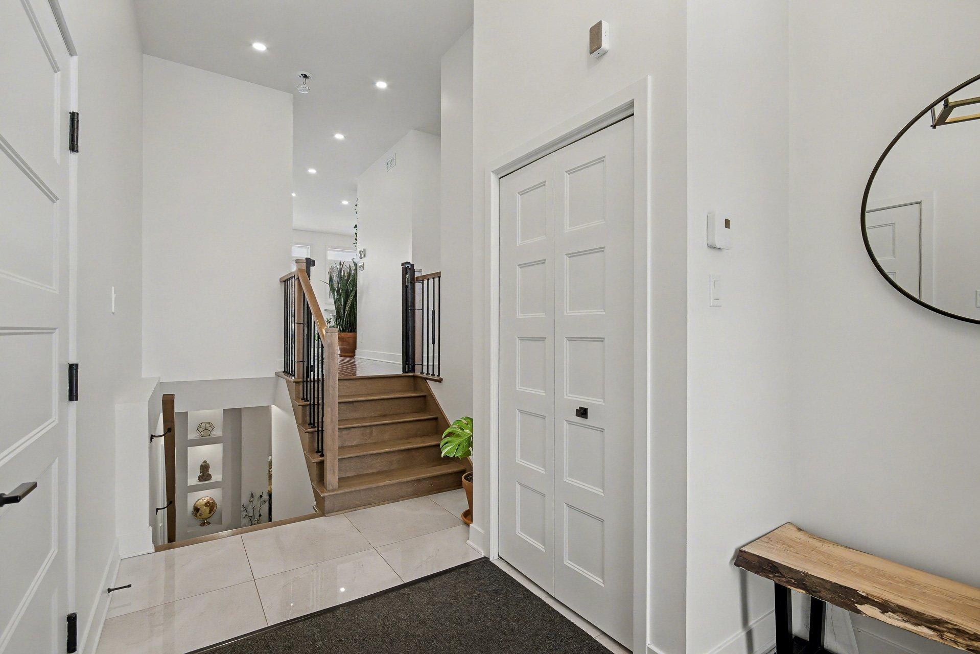 









23


Rue Arcand

,
Saint-Jean-sur-Richelieu,




QC
J2X5M6

