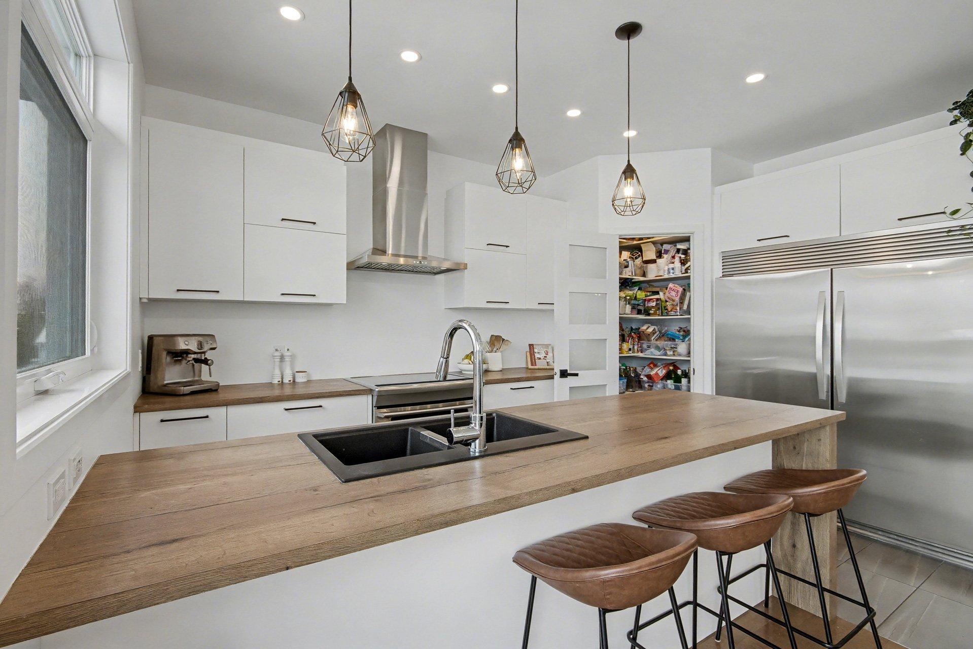 









23


Rue Arcand

,
Saint-Jean-sur-Richelieu,




QC
J2X5M6

