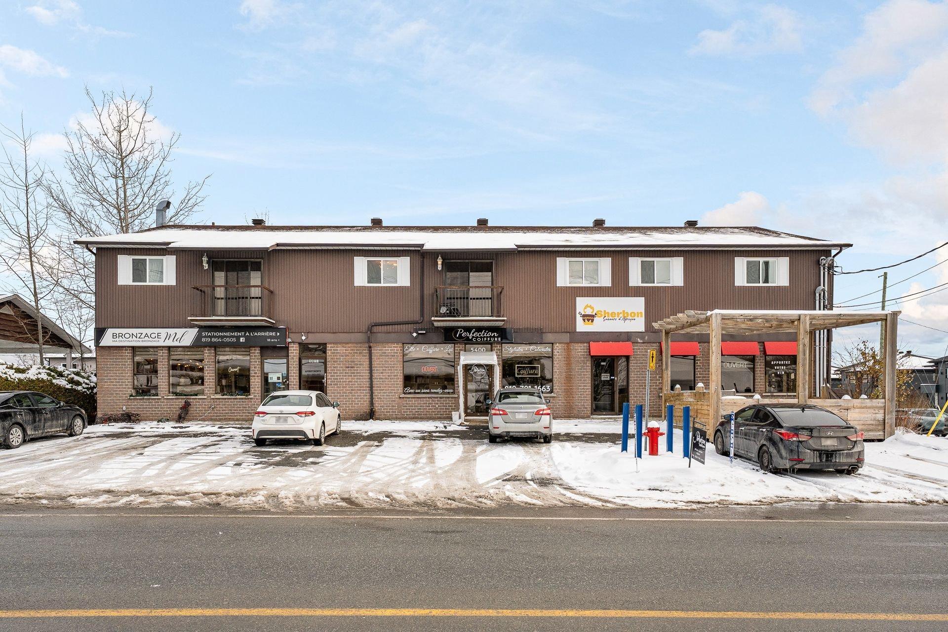 









5400


Rue du Président-Kennedy

,
Sherbrooke (Brompton/Rock Forest/Saint-Élie/Deauville),




QC
J1N2P7

