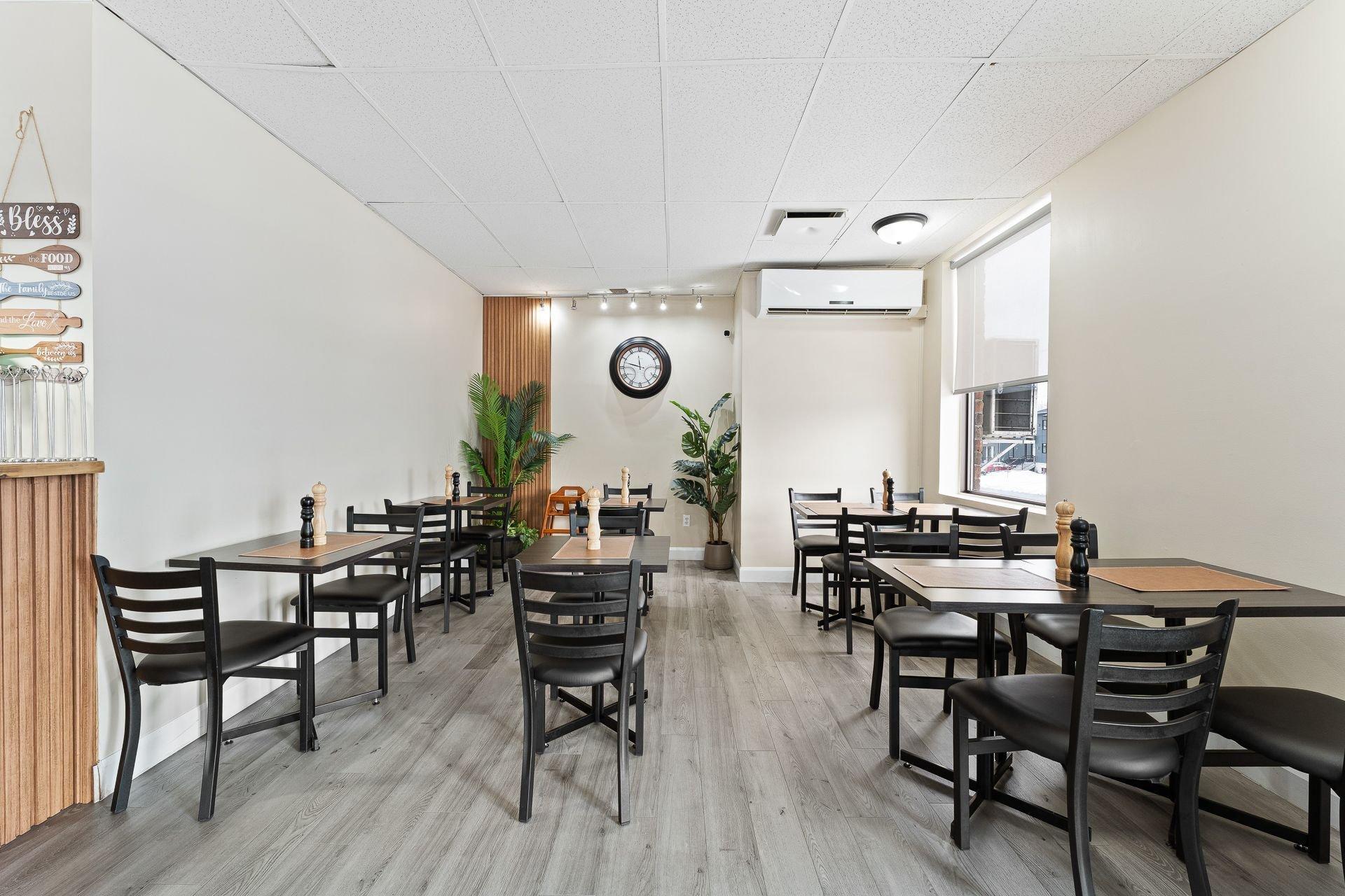 









5400


Rue du Président-Kennedy

,
Sherbrooke (Brompton/Rock Forest/Saint-Élie/Deauville),




QC
J1N2P7

