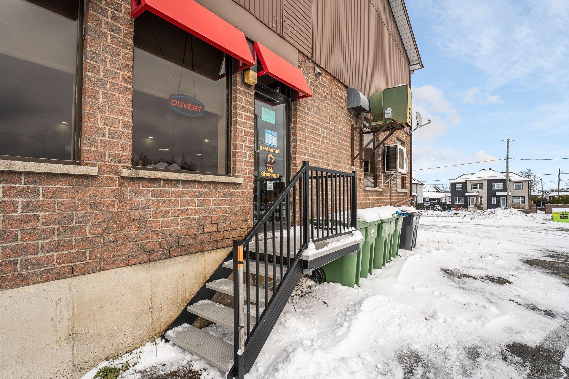 









5400


Rue du Président-Kennedy

,
Sherbrooke (Brompton/Rock Forest/Saint-Élie/Deauville),




QC
J1N2P7

