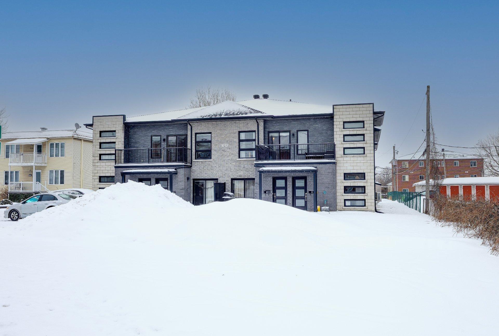 









724


Rue des Des Carrières

,
Saint-Jean-sur-Richelieu,




QC
J3B2N8

