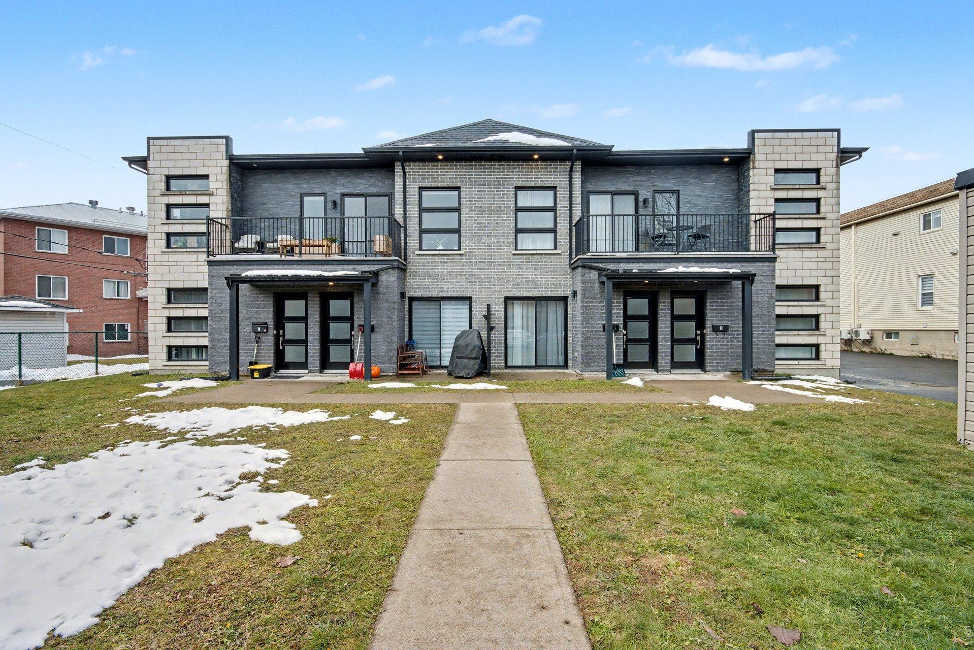 









724


Rue des Des Carrières

,
Saint-Jean-sur-Richelieu,




QC
J3B2N8

