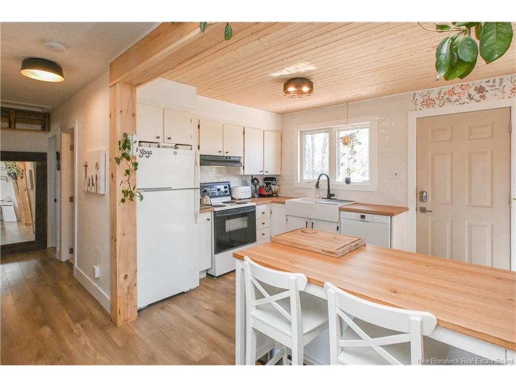 









3180


Alcide

ST,
Tracadie,




NB
E1X 1A5

