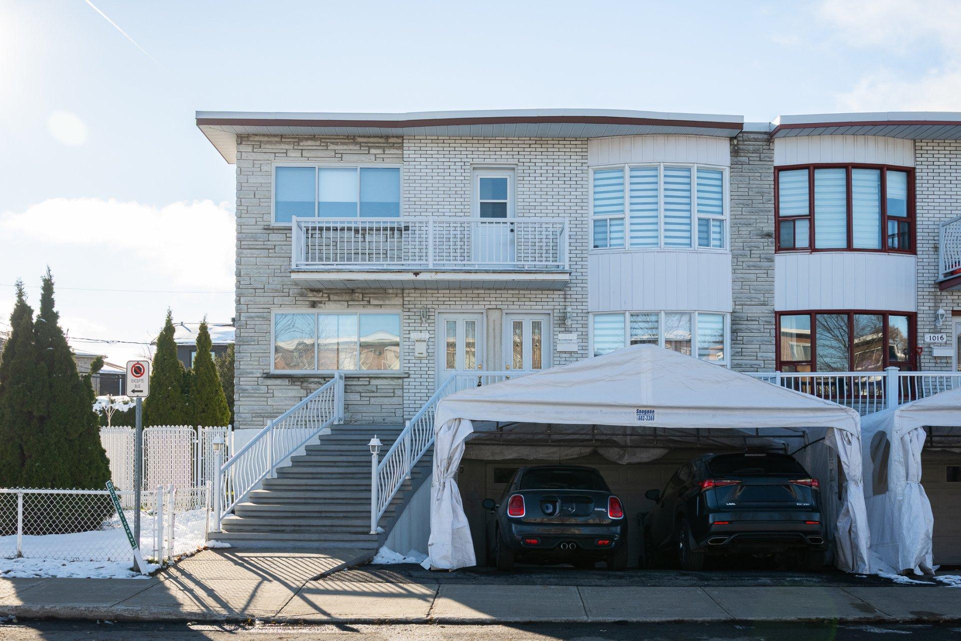 









1012


100e Avenue

,
Laval (Chomedey),




QC
H7W4A3

