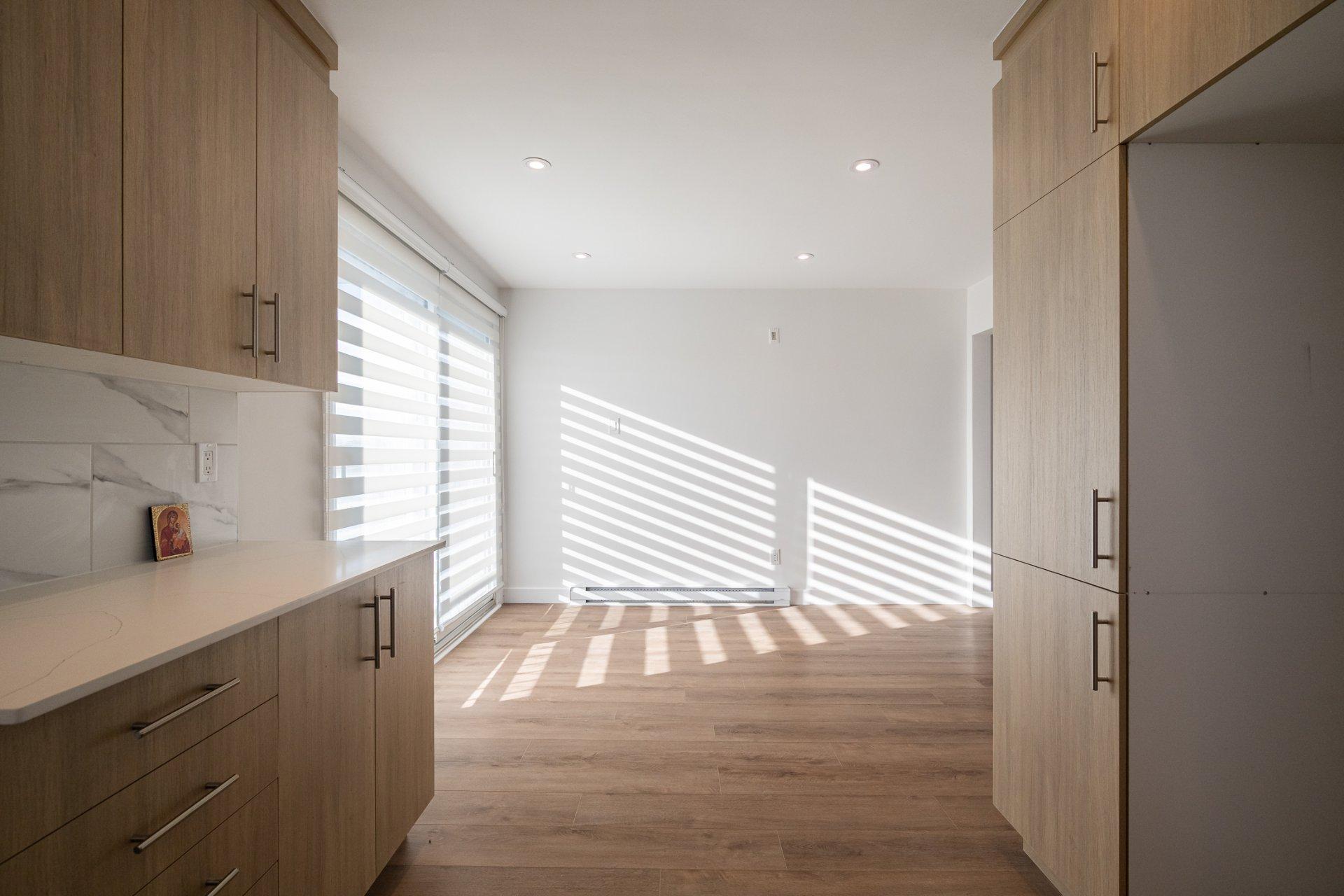 









1012


100e Avenue

,
Laval (Chomedey),




QC
H7W4A3

