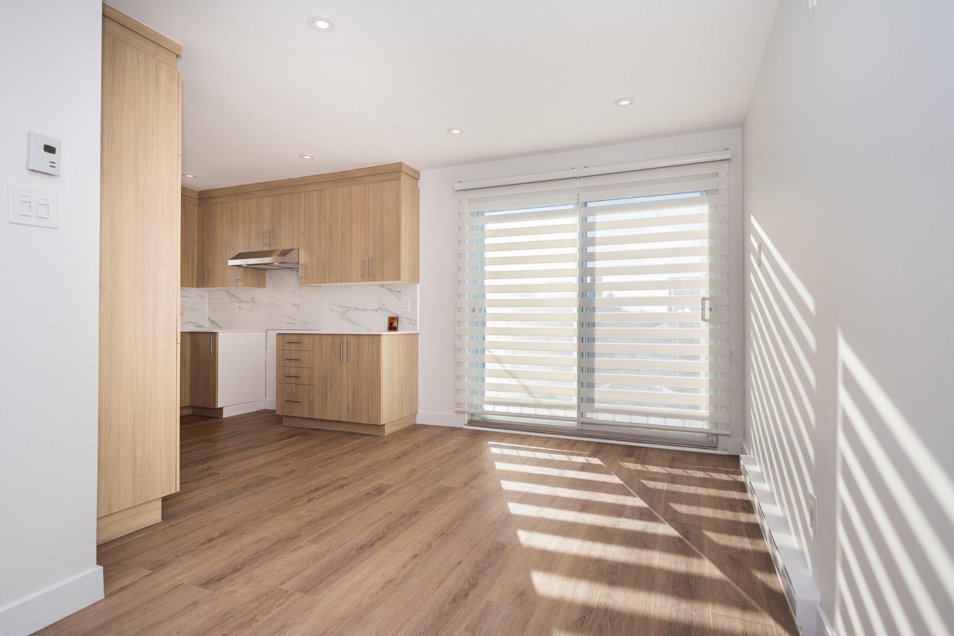 









1012


100e Avenue

,
Laval (Chomedey),




QC
H7W4A3

