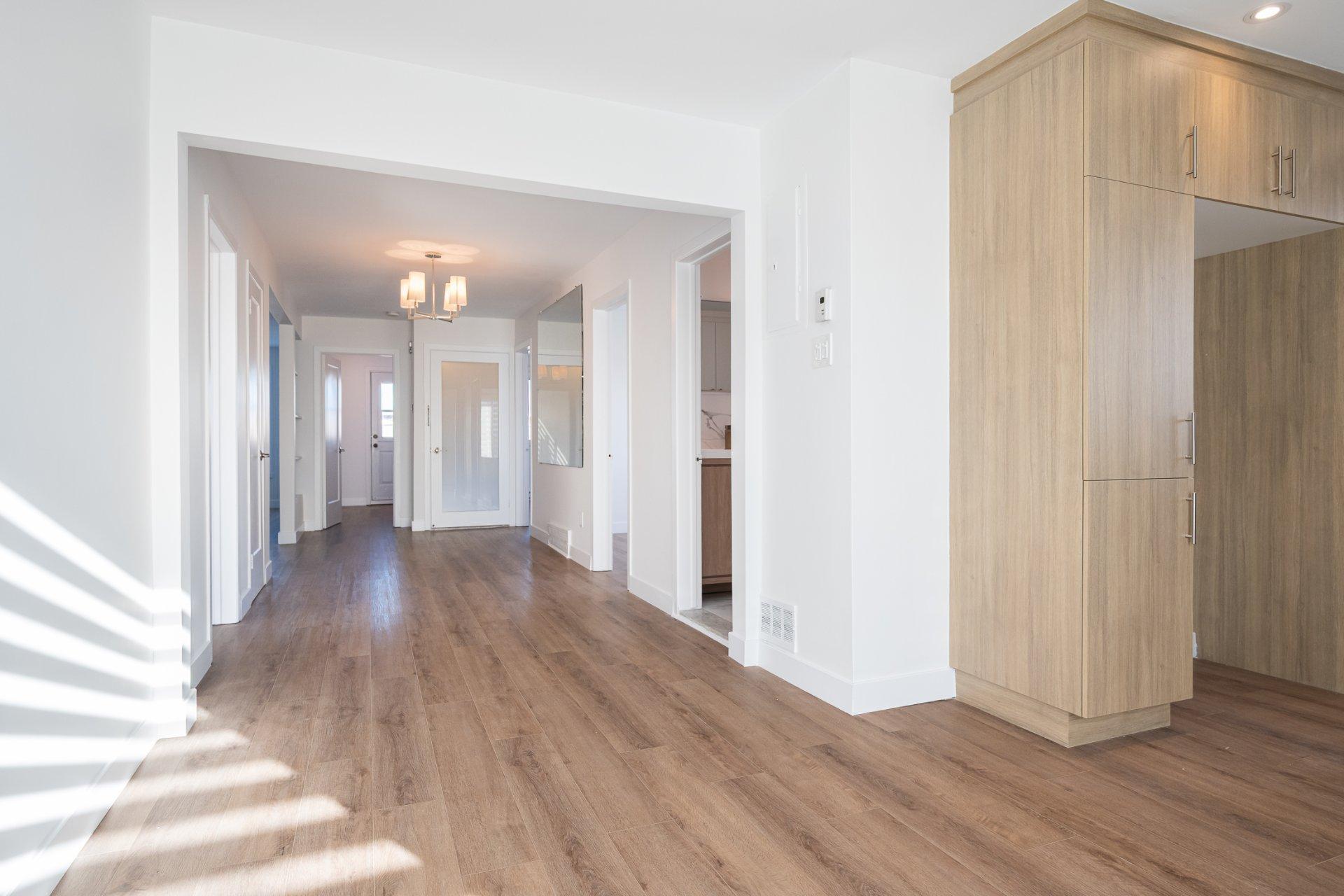 









1012


100e Avenue

,
Laval (Chomedey),




QC
H7W4A3

