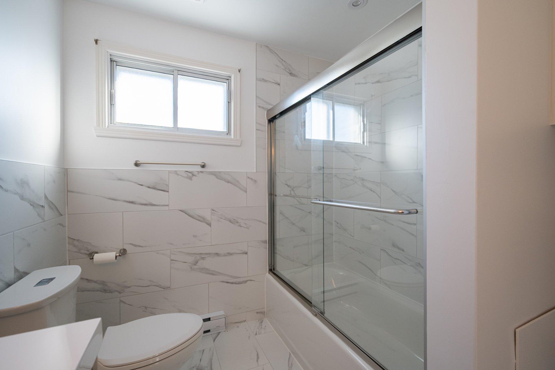 









1012


100e Avenue

,
Laval (Chomedey),




QC
H7W4A3

