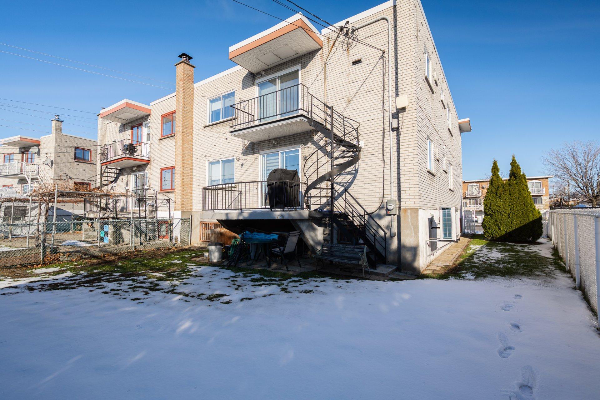 









1012


100e Avenue

,
Laval (Chomedey),




QC
H7W4A3

