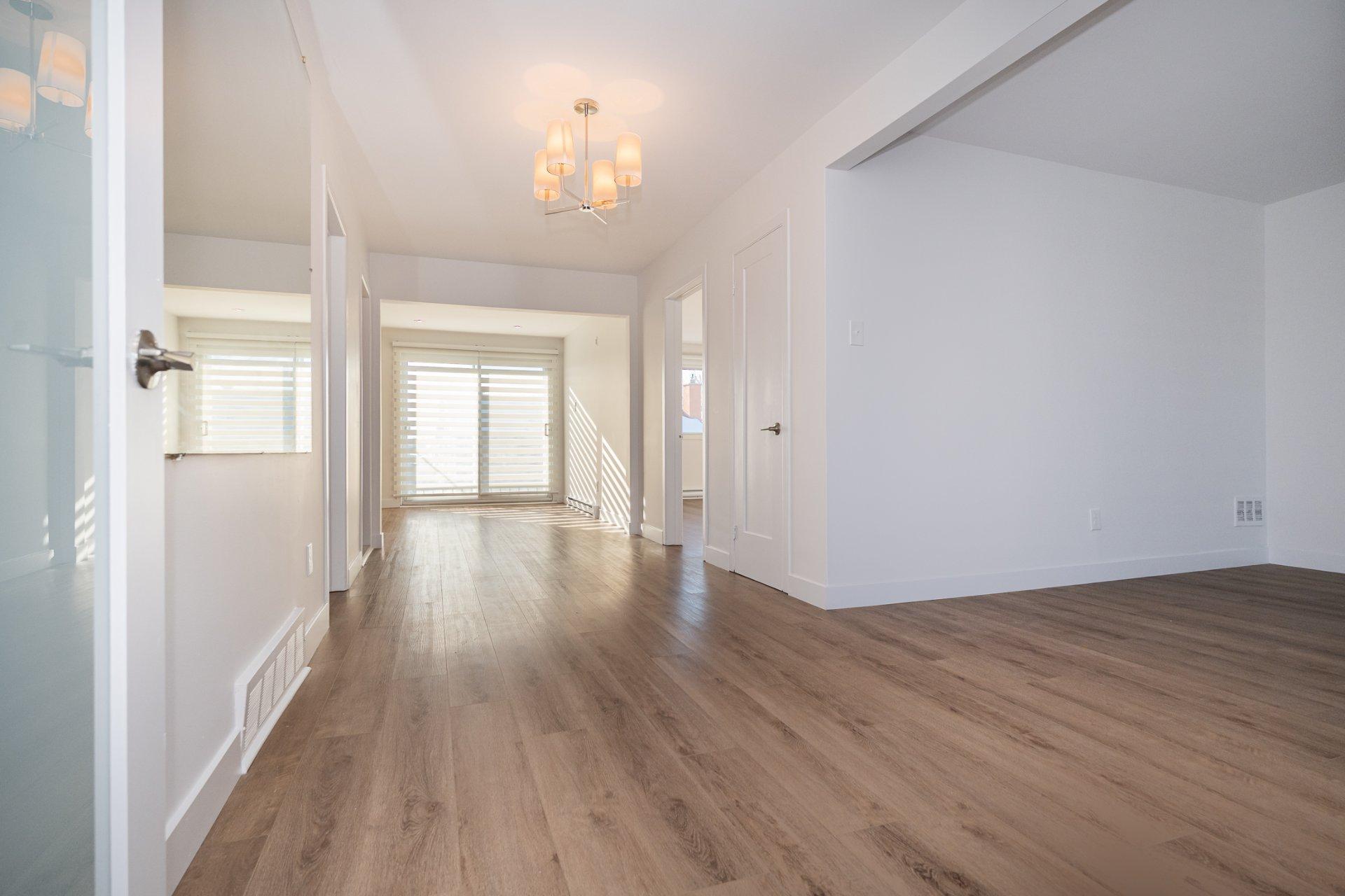 









1012


100e Avenue

,
Laval (Chomedey),




QC
H7W4A3

